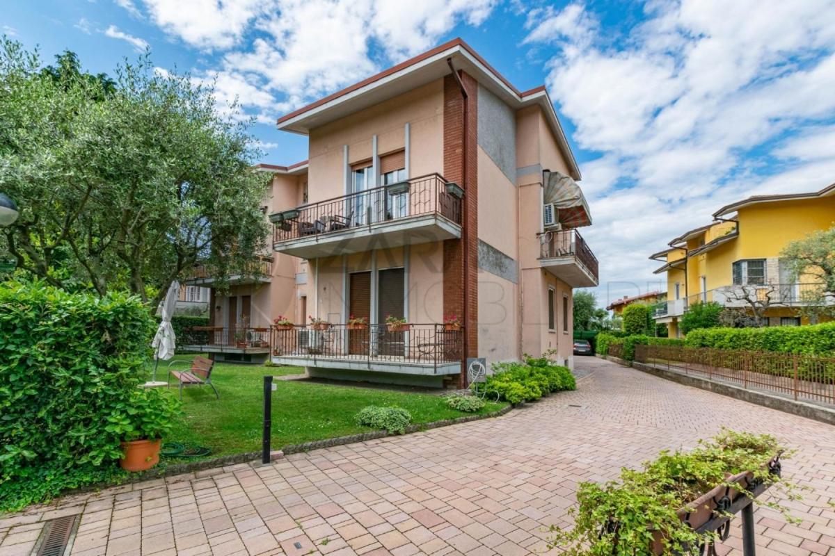 Sirmione, Appartamento Colombare Екстер'єр фото